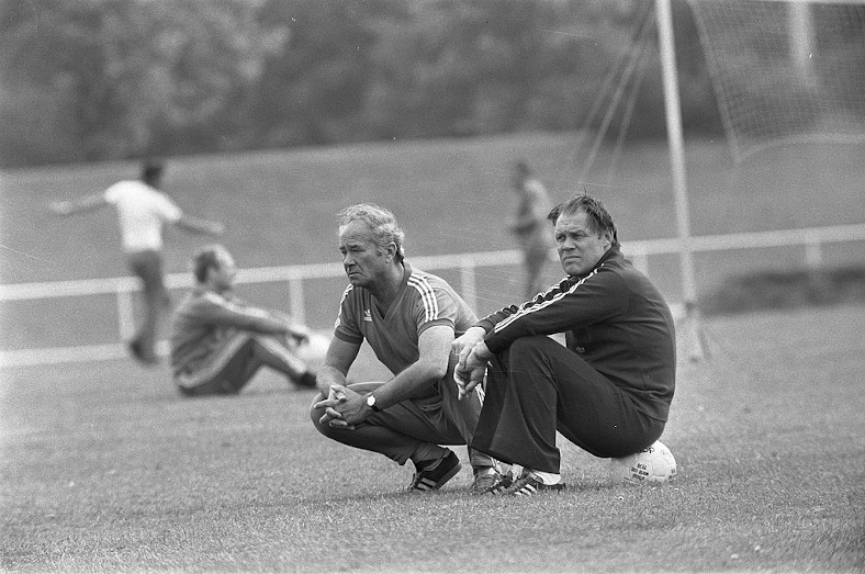 5 attributes a football coach must have