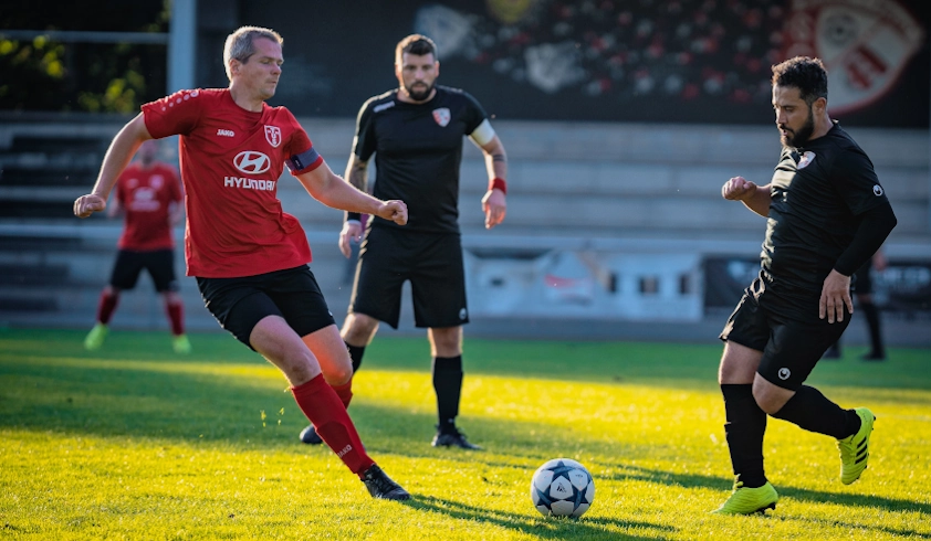 mens sunday football league